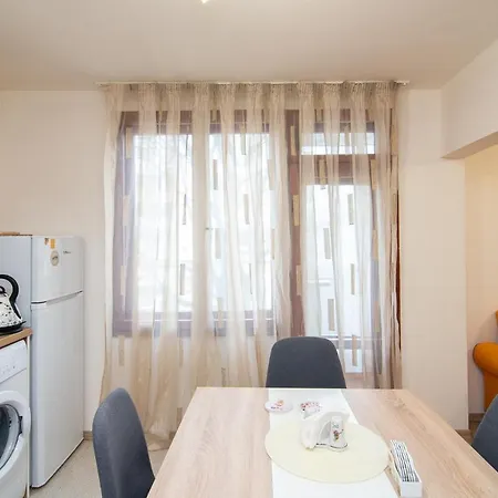 Cozy 2 Bedroom Flat 4 Guests Close To Sea And Center Appartement