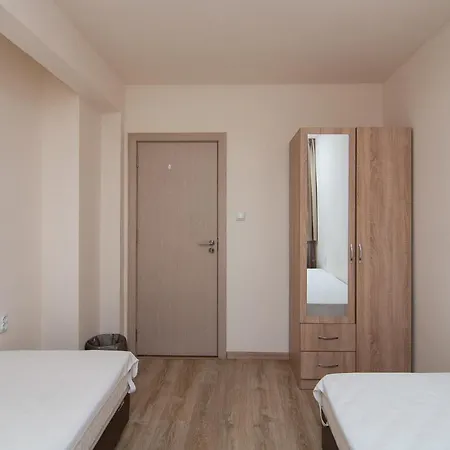 Cozy 2 Bedroom Flat 4 Guests Close To Sea And Center Варна